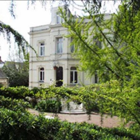 Domaine De L'Oie Rouge Acomodação com café da manhã Les Rosiers Exterior foto