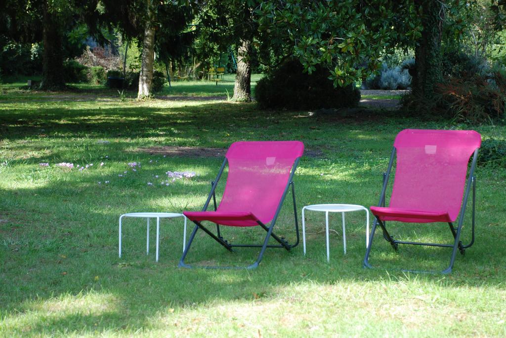 Domaine De L'Oie Rouge Acomodação com café da manhã Les Rosiers Exterior foto